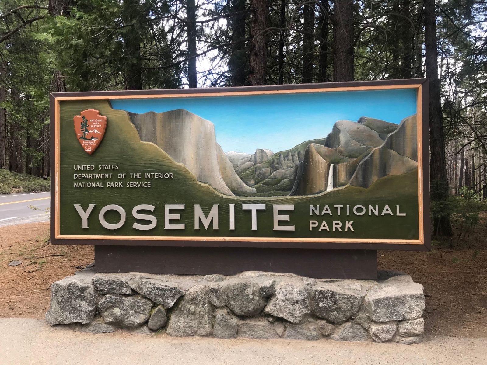 Yosemite National Park welcome sign